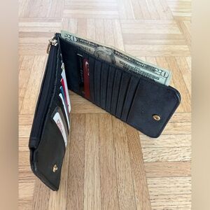 20 card wallet with zippered pocket